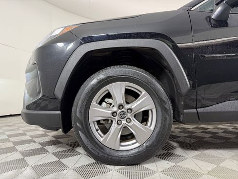 Used 2022 Toyota RAV4 XLE AWD/4WD image 10