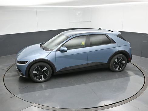 New 2026 Hyundai Ioniq 5 SE RWD image 18