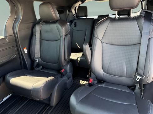 Used 2025 Toyota Sienna XSE w/ XSE Plus Package AWD/4WD image 25