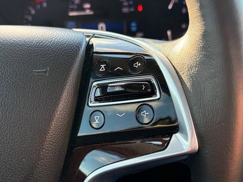 Used 2015 Cadillac SRX Luxury image 24