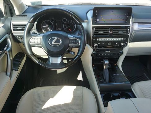Used 2023 Lexus GX 460 Luxury w/ Accessory Package AWD/4WD image 6