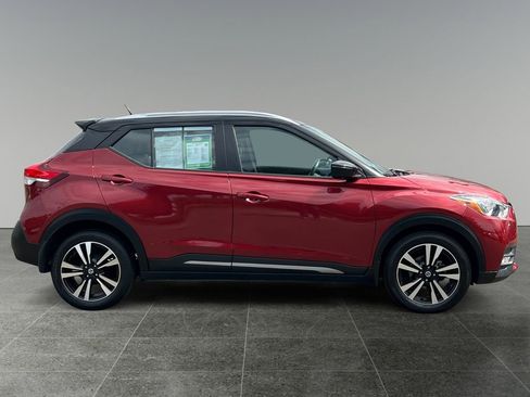 Used 2019 Nissan Kicks SR w/ SR Premium Package FWD image 8