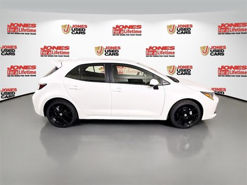 Used 2019 Toyota Corolla XSE image 16