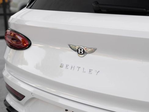 Certified 2023 Bentley Bentayga Speed AWD/4WD image 18