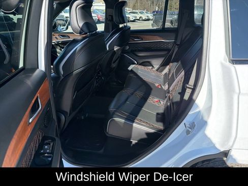 Used 2025 Jeep Grand Cherokee Summit AWD/4WD image 52