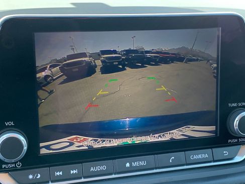 Used 2025 Nissan Rogue SV image 25