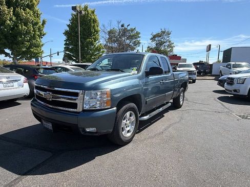 Used 2007 Chevrolet Silverado 1500 LTZ w/ Safety Package AWD/4WD image 1