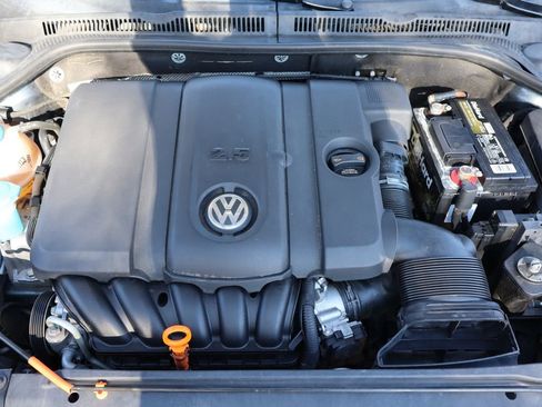 Used 2013 Volkswagen Jetta SE image 37
