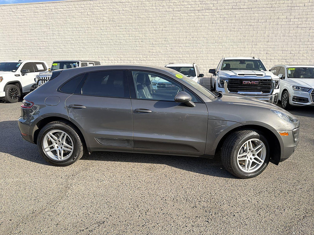 Used 2018 Porsche Macan AWD/4WD image 4