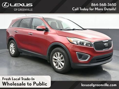 Used 2017 Kia Sorento FWD image 1