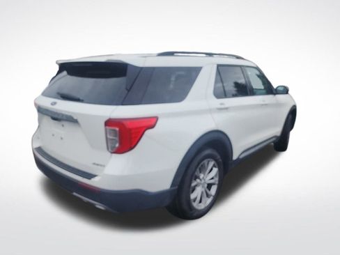 Used 2023 Ford Explorer XLT w/ Equipment Group 202A image 7
