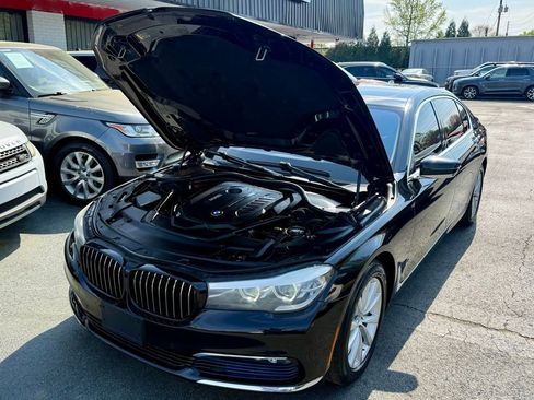 Used 2017 BMW 740i RWD image 7