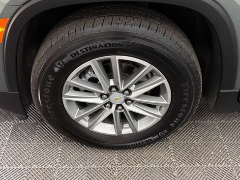 Used 2023 Chevrolet Traverse LT w/ LPO, Floor Liner Package FWD image 14
