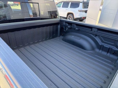 New 2026 RAM 1500 4x4 Crew Cab image 8