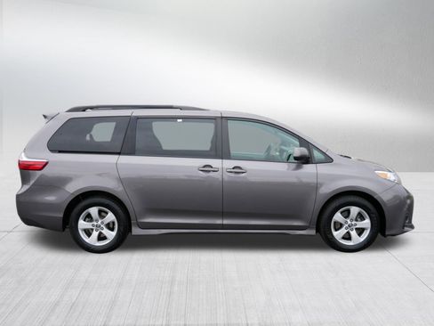 Used 2019 Toyota Sienna LE FWD image 8