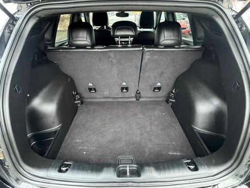 Used 2024 Jeep Compass Latitude image 29