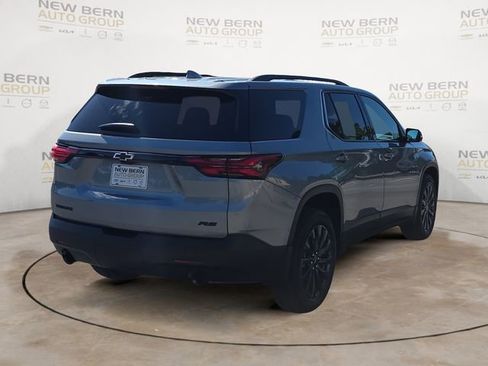 Used 2023 Chevrolet Traverse RS FWD image 5