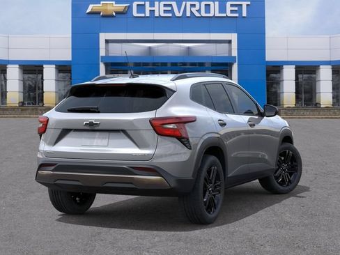New 2026 Chevrolet Trax ACTIV w/ Sunroof Package FWD image 4