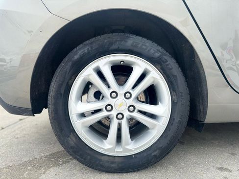 Used 2018 Chevrolet Cruze LT w/ Convenience Package FWD image 27