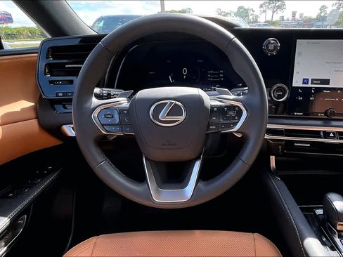 Used 2025 Lexus RX 350 FWD w/ Technology Package image 6