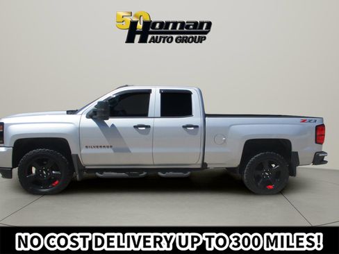 Used 2018 Chevrolet Silverado 1500 LT w/ Redline Edition AWD/4WD image 2