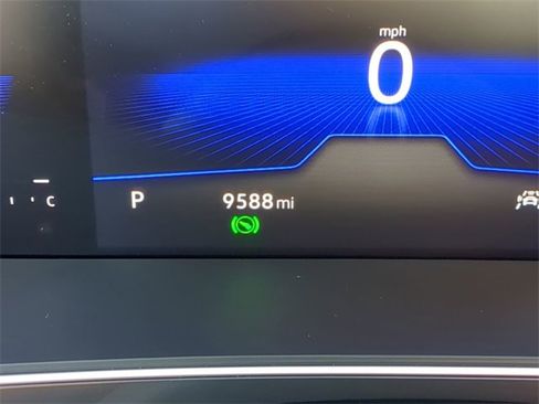 Certified 2024 Volkswagen Tiguan SE R-Line image 34