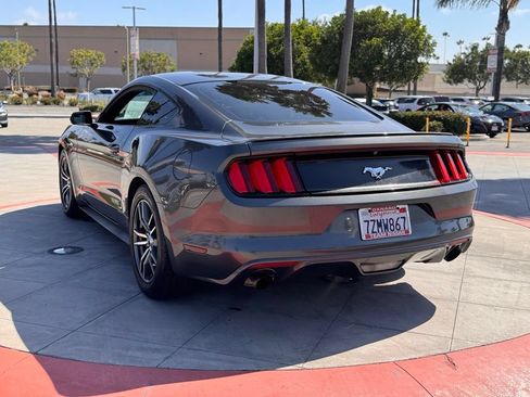 Used 2017 Ford Mustang Coupe RWD image 6