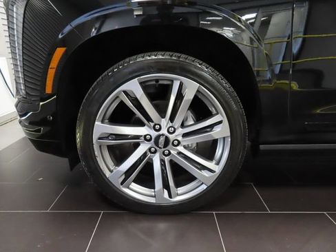 Certified 2025 Cadillac Escalade Sport Platinum w/ LPO, Floor Liner Package image 15