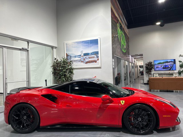 Used 2016 Ferrari 488 GTB RWD image 28
