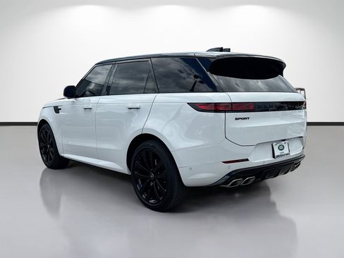 Used 2025 Land Rover Range Rover Sport Dynamic SE image 3