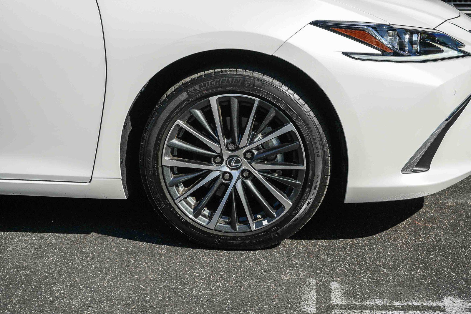 Certified 2025 Lexus ES 300h w/ Premium Package FWD image 10