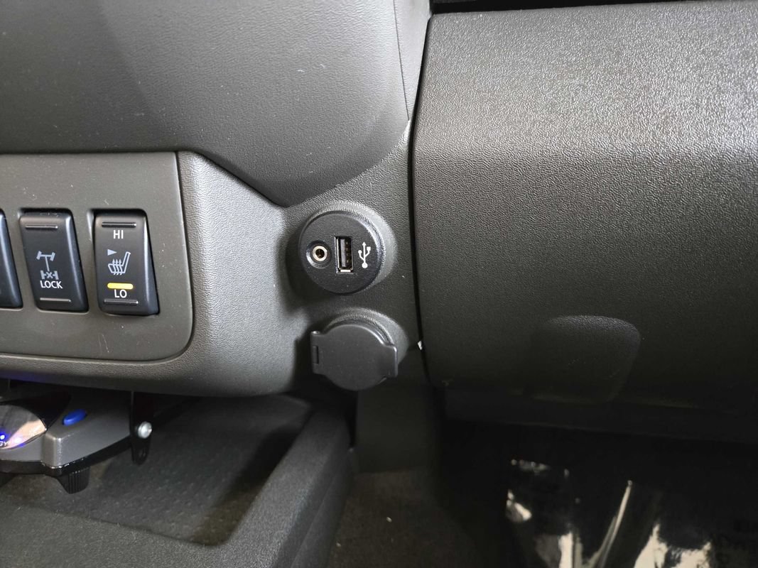 Used 2020 Nissan Frontier PRO-4X AWD/4WD image 18