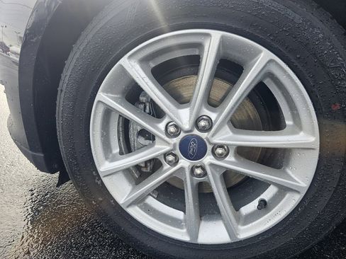 Used 2016 Ford Focus SE w/ Reverse Sensing Package image 9