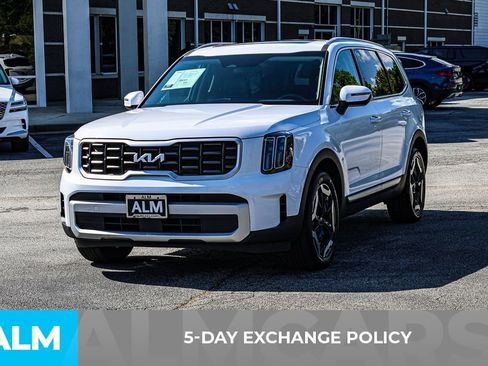 Used 2025 Kia Telluride S FWD image 4