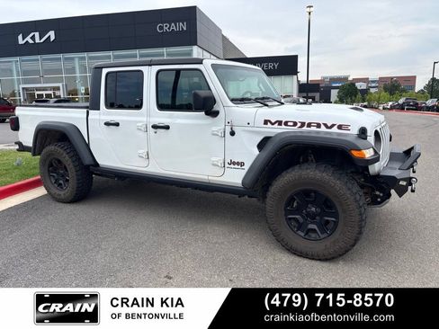 Used 2023 Jeep Gladiator Mojave AWD/4WD image 5