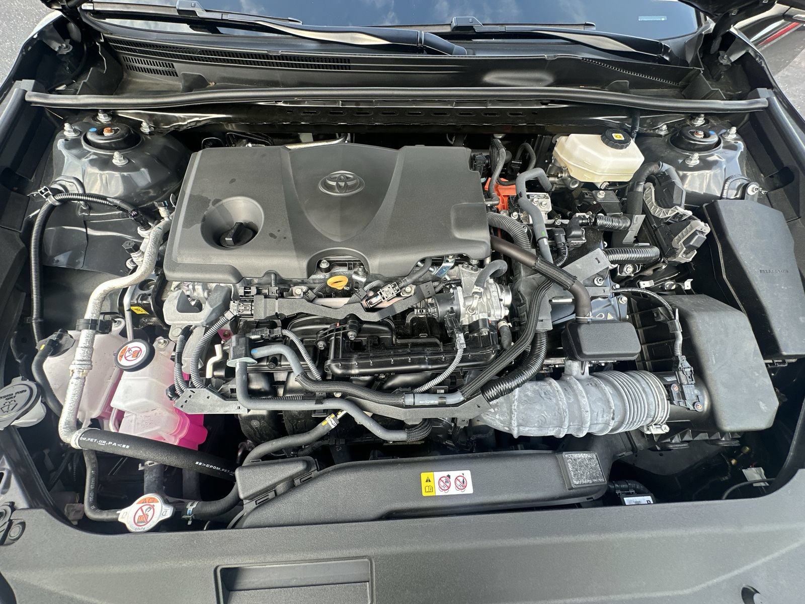 Used 2025 Toyota Camry SE FWD image 33