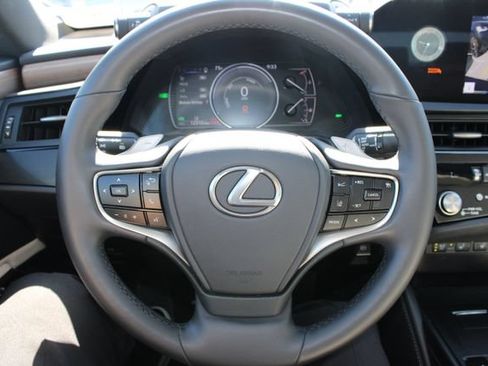Used 2023 Lexus ES 300h w/ Premium Package FWD image 16
