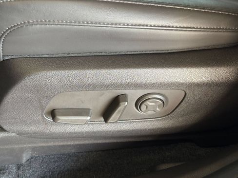 Used 2026 Kia Carnival FWD image 19