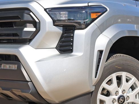 New 2026 Toyota Tacoma SR5 AWD/4WD image 11