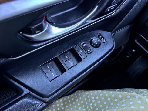 Used 2018 Honda CR-V Touring image 13