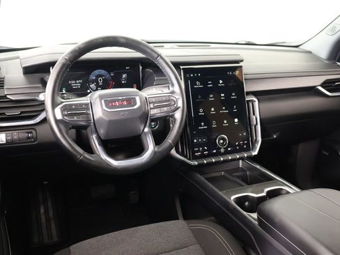 Used 2025 GMC Acadia Elevation image 2