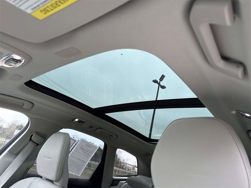 Used 2020 Volvo XC60 T6 Inscription w/ Protection Package Premier image 18