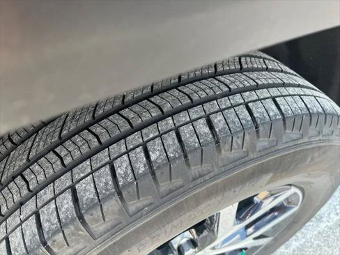 Certified 2023 Jeep Grand Cherokee Limited AWD/4WD image 10