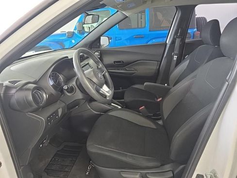 Used 2020 Nissan Kicks S FWD image 5