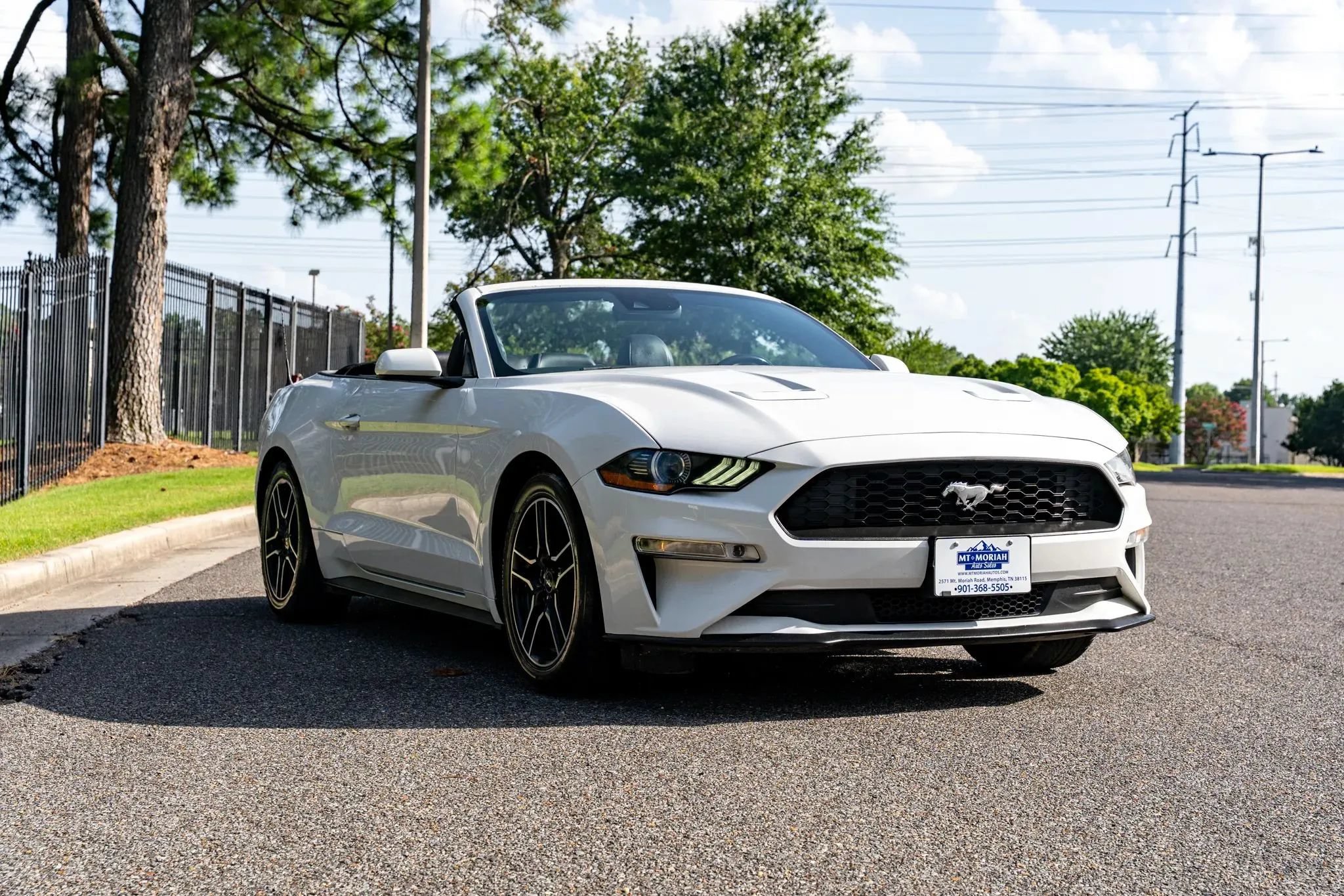 Used 2021 Ford Mustang Premium RWD image 3