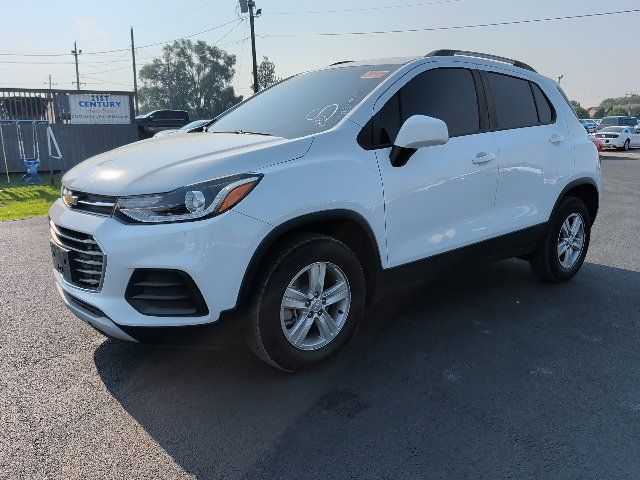 Used 2021 Chevrolet Trax LT w/ LT Convenience Package AWD/4WD image 1