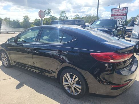 Used 2017 Hyundai Elantra SE FWD image 58