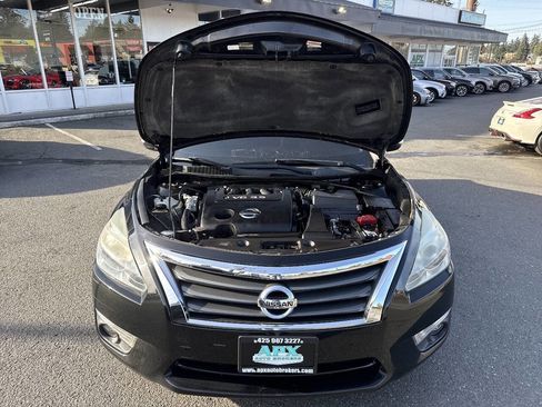 Used 2014 Nissan Altima 3.5 SL w/ Technology Package image 11