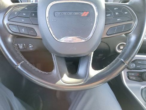 Used 2022 Dodge Challenger SXT image 15