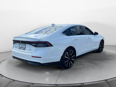 Used 2025 Honda Accord Touring image 3